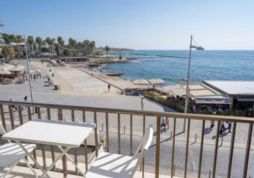 Castle Apartment Paphos ภายนอก รูปภาพ